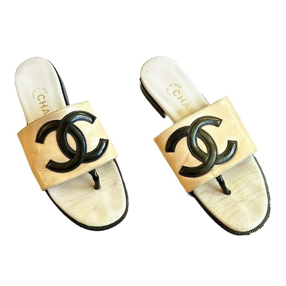 Authentic CHANEL Cream & Black Leather Interlocking C Timeless Sandal Slides 37 - Picture 5 of 12